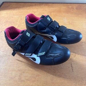 Peleton Altos EU 43 Altos black white rigid sole cycling training shoes 3 strap